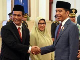 Jokowi Andalkan Amran Sulaiman untuk Bereskan Kelangkaan Pupuk di Jateng