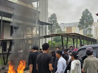 Terkesan Slow Respon Terhadap Dugaan Korupsi Didinas SDABMBK Tangsel, PP-PMI Geruduk Kajari Tangsel
