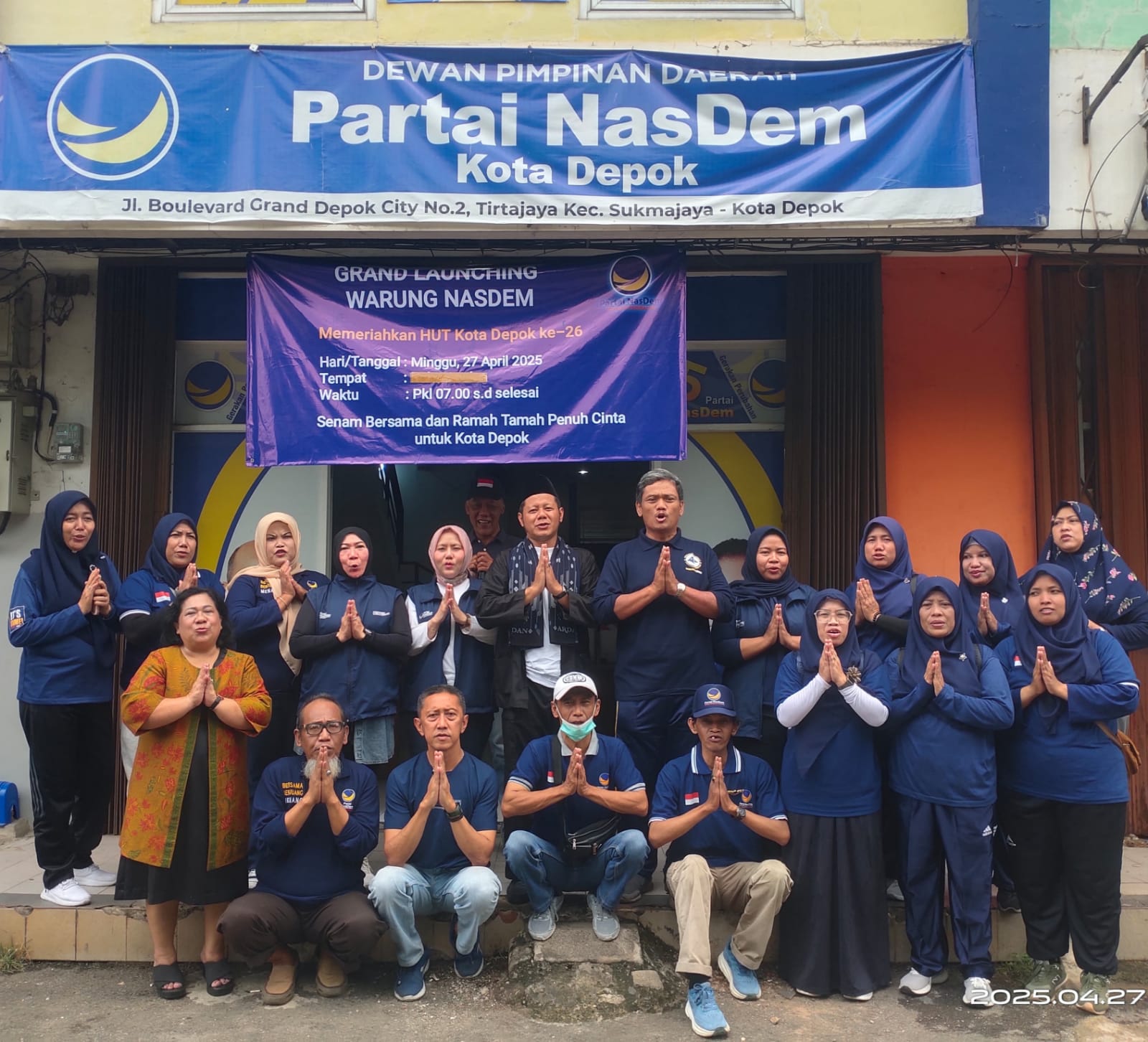 Foto : Ketua DPD Partai Nasdem Kota Depok H Samsul Ma'arip SPd.I,MM didampingi sejumlah Pengurus DPD lainya