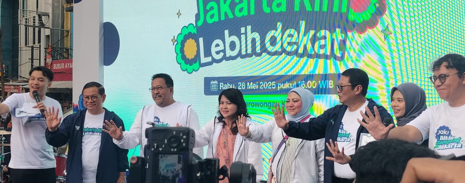 Gubernur DKI Jakarta Pramono Anung, Wakil Gubernur Rano Karno, dan Kepala Dinas Kominfotik DKI Jakarta Budi Awaluddin bersama jajaran saat pembukaan acara “Jakarta Kini Lebih Dekat” di Terowongan Kendal, Rabu (28/5/2025).