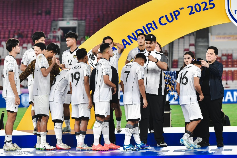 Timnas Indonesia menjadi runner-up Piala AFF U-23. Hasil ini diperoleh setelah Garuda Muda kalah 0-1 dari Vietnam dalam pertandingan final yang digelar di Stadion Utama Gelora Bung Karno, Jakarta, Selasa (29/7). (foto:Andre/kemenpora.go.id)