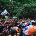 Menteri Pemuda dan Olahraga Republik Indonesia (Menpora RI) Dito Ariotedjo, secara resmi melepas ratusan peserta Tour de Banyuwangi Ijen (TdBI) 2025 edisi ke-10 Etape ke-4. Etape ini akan menempuh jarak 150 KM yang merupakan etape terakhir dari pelaksanaan kompetisi balap sepeda internasional ini di RTH Maron Genteng, Banyuwangi, Jawa Timur, Kamis (31/7) pagi.(foto:humas Pemkab Banyuwangi)