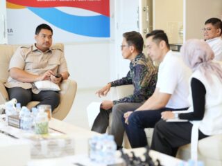 Menteri Pemuda dan Olahraga Republik Indonesia (Menpora RI) Dito Ariotedjo menerima audiensi Pengurus Besar Persatuan Atletik Seluruh Indonesia (PB PASI) di Kantor Kemenpora, Selasa (29/7).(foto:Herry//kemenpora.go.id)
