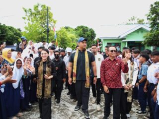 Menteri Pemuda dan Olahraga (Menpora) RI Dito Ariotedjo mengajak para pelajar khususnya tingkat SMA di Ternate untuk berani bermimpi. Karena mimpi merupakan awal dari upaya mencapai kemajuan. (foto:raiky/kemenpora.go.id)