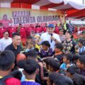Menteri Pemuda dan Olahraga Republik Indonesia (Menpora RI) Dito Ariotedjo melakukan kunjungan kerja (kunker) ke Kabupaten Dharmasraya, Sumatera Barat, Kamis (3/7). Kedatangan Menpora Dito dalam rangka menghadiri parade talenta olahraga di Stadion Mauliwarmadewa. (foto:Gilang/kemenpora go.id)