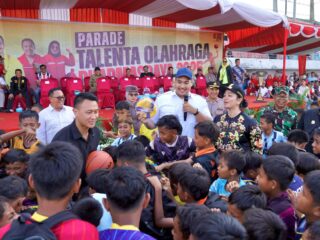 Menteri Pemuda dan Olahraga Republik Indonesia (Menpora RI) Dito Ariotedjo melakukan kunjungan kerja (kunker) ke Kabupaten Dharmasraya, Sumatera Barat, Kamis (3/7). Kedatangan Menpora Dito dalam rangka menghadiri parade talenta olahraga di Stadion Mauliwarmadewa. (foto:Gilang/kemenpora go.id)