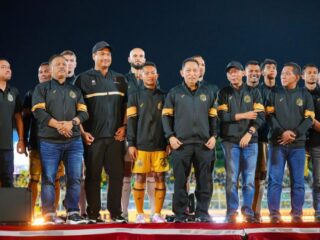 Menteri Pemuda dan Olahraga (Menpora) RI Dito Ariotedjo menghadiri peresmian Stadion Homebase & Launching Tim, Jersey, Suporter Bhayangkara Presisi Lampung FC di Stadion Sumpah Pemuda PKOR Way Halim, Bandar Lampung, Senin (28/7) malam. (foto:Gilang/kemenpora.go.id)