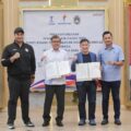 Menteri Pemuda dan Olahraga Republik Indonesia (Menpora RI), Dito Ariotedjo, menyaksikan penandatanganan Perjanjian Kerja Sama (PKS) antara Deputi Pengembangan Industri Olahraga Raden Isnanta dengan Direktur Utama PT Liga Indonesia Baru (LIB) Ferry Paulus.(foto:bagus/kemenpora.go.id)