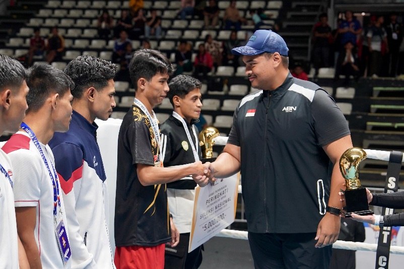 Menteri Pemuda dan Olahraga Republik Indonesia (Menpora RI) Dito Ariotedjo, menghadiri final Seleksi Nasional (Seleknas) cabang olahraga tinju yang bertajuk Piala Menteri Pemuda dan Olahraga (Menpora) 2025 di Hall Basket Kompleks Gelora Bung Karno (GBK) Senayan, Jakarta.(foto:Gilang/kemenpora.go.id)