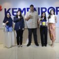 Menteri Pemuda dan Olahraga Republik Indonesia (Menpora RI) Dito Ariotedjo menerima audiensi Komunitas Karya Pelajar Mengabdi Bangsa (KOMIB) di Kantor Kemenpora, Kamis (10/7).(foto:bagus/kemenpora.go.id)