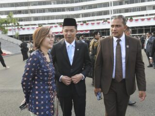 Wakil Menteri Pemuda dan Olahraga Republik Indonesia (Wamenpora RI) Taufik Hidayat hadir pada Rapat Paripurna DPR RI Ke I Tahun 2025–2026 di Gedung Nusantara, Jakarta, Jumat (15/08) sore. (foto:bagus/kemenpora.go.id)