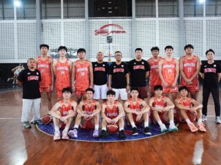 Indonesia siap menjadi tuan rumah ajang 9th Asian Schools Basketball Championships (ASBC) 2025 yang akan berlangsung di Kota Surakarta (Solo), Jawa Tengah. Kejuaraan ini digelar di dua venue utama, GOR Sritex Arena dan GOR Manahan, menghadirkan tim basket pelajar dari berbagai negara Asia, yakni Arab Saudi, Malaysia, China, Singapura, Thailand, Hong Kong, dan tuan rumah Indonesia. (foto:istimewa)