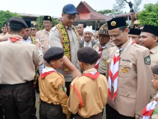 Menteri Pemuda dan Olahraga (Menpora) RI Dito Ariotedjo membuka Islamic Scout Camp of Hidayatullah (ISCH) III atau Jambore Ke-3 Satuan Komunitas (Sako) Pramuka Hidayatullah di Pondok Pesantren (Ponpes) Hidayatullah Gunung Tembak, Kota Balikpapan, Kalimantan Timur (Kaltim), Kamis (21/8) pagi.(foto:bagus/kemenpora.go.id)