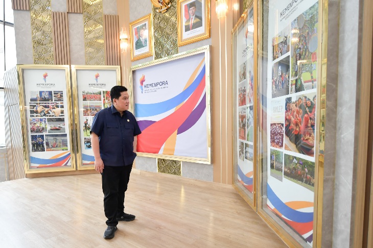 Ragam langkah strategis sektor kepemudaan dan olahraga dilakukan Menteri Pemuda dan Olahraga (Menpora) RI Erick Thohir pada satu tahun pemerintahan Presiden Prabowo Subianto. Setidaknya ada delapan langkah strategis yang akan terus dikawal Menpora Erick, sebagaimana arahan Presiden Prabowo.(foto:bagus/kemenpora.go.id)