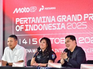 Penyelenggaraan event balap motor MotoGP seri ke-18 Pertamina Grand Prix of Indonesia 2025 tinggal sehari lagi. Persiapan event yang akan digelar pada 3-5 Oktober mendatang ini telah mencapai 100%, termasuk persiapan petugas yang bekerja sebagai marshal di Mandalika adalah seluruhnya asli anak bangsa, Nusa Tenggara Barat (NTB).(foto:Andre/kemenpora.go.id)