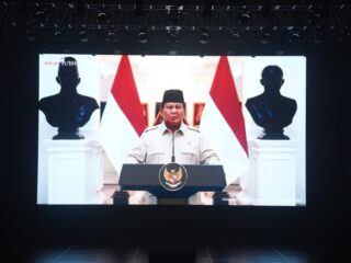 Kementerian Pemuda dan Olahraga (Kemenpora) RI menggelar Puncak Peringatan Hari Sumpah Pemuda (HSP) Ke-97 Tahun 2025 di Hall Basket, Gelora Bung Karno (GBK), Senayan, Jakarta Pusat, Selasa (28/10) malam. Puncak HSP ini mengangkat tema “Pemuda Pemudi Bergerak, Indonesia Bersatu” dengan tagline “Patriotik, Gigih, dan Empati.”(foto:Herry/kemenpora.go.id)