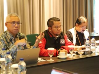 Kementerian Pemuda dan Olahraga Republik Indonesia (Kemenpora RI) menggelar Sosialisasi Aplikasi Pendataan Industri Olahraga Nasional secara hybrid pada Rabu (19/11) di Goodrich Suites Hotel, Jakarta Selatan. Kegiatan ini merupakan langkah strategis dalam memperkuat sistem pendataan sektor industri olahraga secara nasional.(foto:dok/kemenpora.go.id)