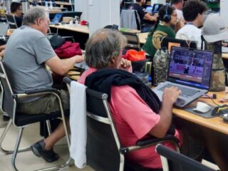 Penyelenggaraan MotoGP Mandalika 2025 mendapat apresiasi positif dari jurnalis dan fotografer internasional yang meliput ajang bergengsi tersebut. Peningkatan fasilitas dan layanan di Media Center Dorna, Pertamina Mandalika International Circuit, Lombok, Nusa Tenggara Barat, dinilai semakin baik, bersih, dan ramah bagi media.(foto:Andre/kemenpora.go.id)