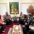 Kementerian Pemuda dan Olahraga RI melakukan audiensi dengan Konsulat Jenderal RI di Melbourne dalam rangka memperkuat kerja sama program pertukaran pemuda Indonesia–Australia (AIYEP), Rabu 19 November 2025. (foto:dok/kemenpora.go.id)