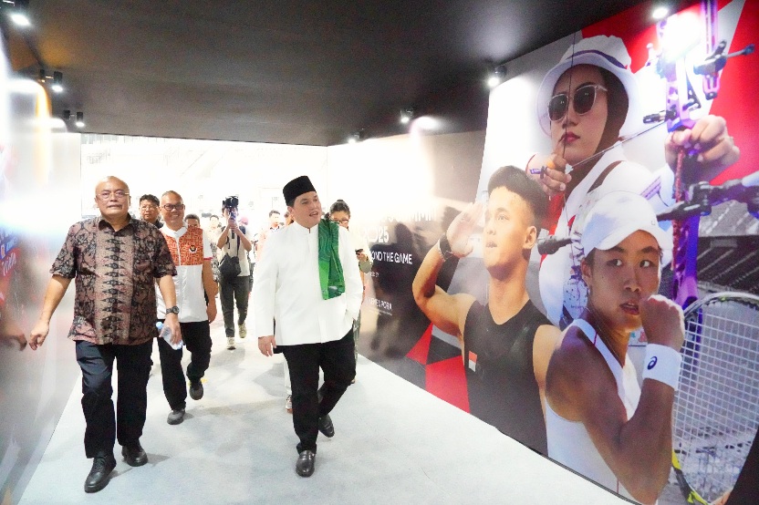 Menteri Pemuda dan Olahraga Republik Indonesia (Menpora RI), Erick Thohir, meninjau Indonesia Arena, Jakarta, Jumat (5/12) malam. Tinjauan dilakukan sehari sebelum bergulirnya Indonesia Sports Summit (ISS) 2025.(foto:Gilang/kemenpora.go.id)
