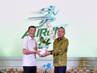 Wakil Menteri Pemuda dan Olahraga Republik Indonesia (Wamenpora RI) Taufik Hidayat, menghadiri Workshop AliRun Cinta Bumi 2025 bertajuk 'Synergizing Energy, Finance & Agribusiness For Green Future'. Acara ini diselenggarakan di Doubletree Hotel Bintaro Jaya, Jl. Boulevard Bintaro Jaya No.2 Tangerang Selatan, Banten, Jumat (31/10).(foto:bagus/kemenpora.go.id)