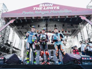 Hasil kualifikasi MotoGP Mandalika 2025 yang digelar di Pertamina Grand Prix of Indonesia 2025 Mandalika, NTB, Sabtu (4/10), mencatatkan rider Aprilia Racing Marco Bezzecchi berhasil menjadi yang tercepat, hasil ini juga menyegel posisi start untuk balapan utama MotoGP esok hari (Minggu, 5/10). (foto: Injourney)