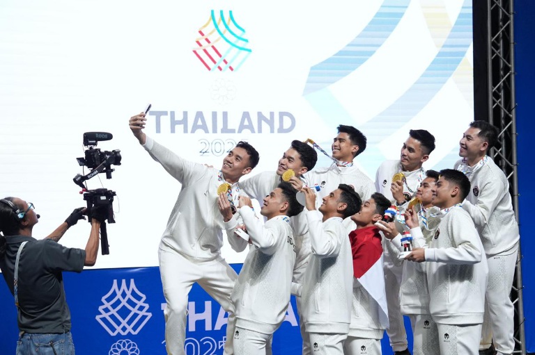 Hari pertama setelah pembukaan SEA Games 2025 Thailand, per tanggal (10/12) malam, kontingen Indonesia mencatatkan hasil positif berada di peringkat dua klasemen dengan mengoleksi 5 medali emas, 9 perak, dan 7 perunggu. (foto:Herry/kemenpora.go.id)