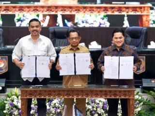 Menteri Pemuda dan Olahraga Republik Indonesia (Menpora RI) Erick Thohir melakukan langkah konkret mendorong pengelolaan dan pemanfaatan sarana olahraga di Indonesia agar berkembang baik, dan bisa berdampak untuk pertumbuhan ekonomi nasional. (foto:Gilang/kemenpora.go.id)
