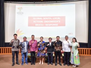 Kementerian Pemuda dan Olahraga Republik Indonesia (Kemenpora RI) mengapresiasi langkah Indonesiaan Youth Diplomacy (IYD) yang berperan aktif dalam BRICS Youth Summit 2025 di Brasil Juli lalu. Pemerintah berharap para pemuda mampu mengidentifikasi peluang kolaborasi Indonesia dalam forum kepemudaan internasional.(foto:Andre/kemenpora.go.id)