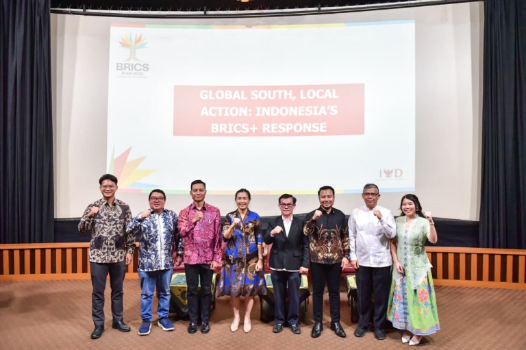 Kementerian Pemuda dan Olahraga Republik Indonesia (Kemenpora RI) mengapresiasi langkah Indonesiaan Youth Diplomacy (IYD) yang berperan aktif dalam BRICS Youth Summit 2025 di Brasil Juli lalu. Pemerintah berharap para pemuda mampu mengidentifikasi peluang kolaborasi Indonesia dalam forum kepemudaan internasional.(foto:Andre/kemenpora.go.id)