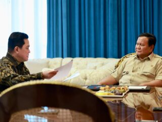 Menteri Pemuda dan Olahraga (Menpora) RI Erick Thohir mendapat tiga arahan dari Presiden Prabowo Subianto terkait prioritas kesejahteraan para atlet. Tiga arahan itu diberikan Presiden dalam rapat dengan Menpora di Istana Merdeka, Jakarta, Selasa (25/11) sore.(foto:BPMI)