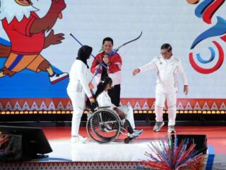 Menteri Pemuda dan Olahraga Republik Indonesia (Menpora RI) Erick Thohir dan Gubernur DKI Jakarta Pramono Anung secara resmi menutup Pekan Olahraga Pelajar Nasional (Popnas) XVII dan Pekan Paralimpik Pelajar Nasional (Peparpenas) XI Jakarta 2025 di GOR Mahasiswa Soemantri Brodjonegoro (GMSB), Minggu (9/11). (foto:Herry/kemenpora.go.id)