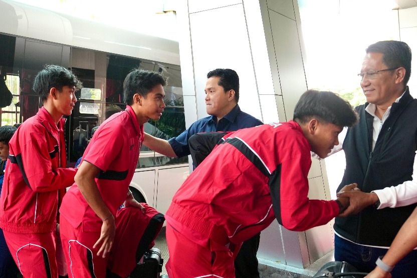 Tim nasional Indonesia U-17 asuhan Nova Arianto tiba di tanah air usai berjuang demi mengharumkan nama bangsa di ajang bergengsi Piala Dunia U-17 tahun 2025 yang berlangsung di Qatar.(foto:Gilang/kemenpora.go.id)