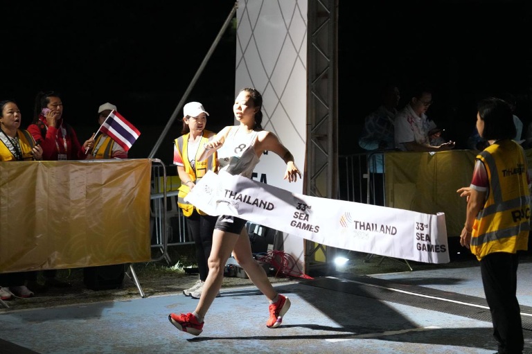 Cabor atletik sukses menyumbangkan 4 medali emas di ajang SEA Games 2025 Thailand pada Minggu (14/12) malam. Keempat medali emas tersebut dari nomor putra dan putri 20 km jalan cepat, serta Marathon putra dan putri. (foto:Herry/kemenpora.go.id)