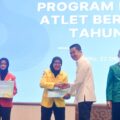 Wakil Menteri Pemuda dan Olahraga (Wamenpora) RI Taufik Hidayat mewakili Menpora Erick Thohir menghadiri Peluncuran Program Beasiswa Atlet Berprestasi 2025 di Auditorium Gedung D Kementerian Pendidikan Tinggi, Sains, dan Teknologi (Kemendiktisaintek), Jalan Jenderal Sudirman, Pintu Satu Senayan, Rabu (22/10) siang. (foto:bagus/kemenpora.go.id)
