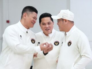 Dualisme kepengurusan cabang olahraga (cabor) sepak takraw yang terjadi sejak beberapa tahun terakhir berhasil diselesaikan Komite Olahraga Nasional Indonesia (KONI) dan Komite Olimpiade Indonesia (KOI). Penyelesaian ini mengikuti arahan Menteri Pemuda dan Olahraga (Menpora) RI Erick Thohir yang meminta semua dualisme kepengurusan cabor berakhir di 2025 ini.(foto:Herry/kemenpora.go.id)