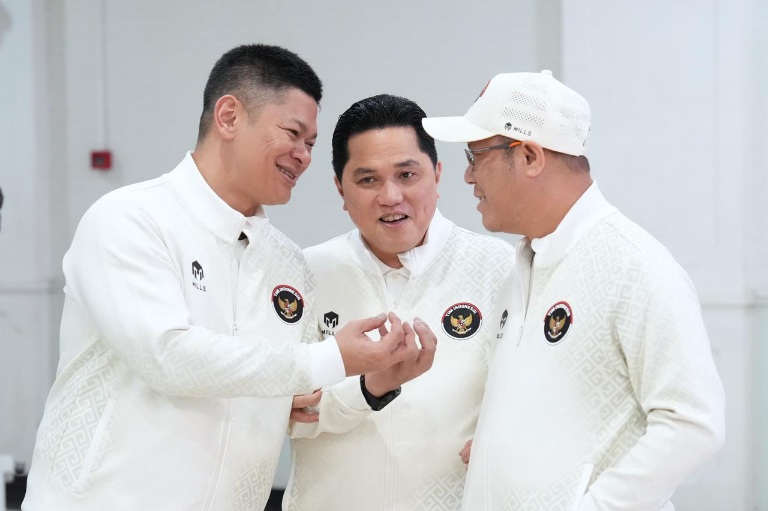 Dualisme kepengurusan cabang olahraga (cabor) sepak takraw yang terjadi sejak beberapa tahun terakhir berhasil diselesaikan Komite Olahraga Nasional Indonesia (KONI) dan Komite Olimpiade Indonesia (KOI). Penyelesaian ini mengikuti arahan Menteri Pemuda dan Olahraga (Menpora) RI Erick Thohir yang meminta semua dualisme kepengurusan cabor berakhir di 2025 ini.(foto:Herry/kemenpora.go.id)