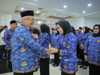 Sesmenpora Gunawan Suswantoro melantik 138 Pegawai Pemerintah dengan Perjanjian Kerja (PPPK) di lingkungan Kemenpora 2025. Sesmenpora menekankan para pegawai untuk menjaga integritas. (foto:Ryan/kemenpora.go.id)