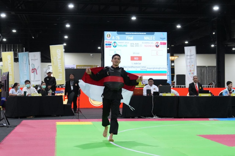 Cabang olahraga (cabor) pencak silat sukses memenuhi target 4 medali emas di SEA Games 2025 Thailand. Tambahan tiga emas terakhir berhasil diukir di hari terakhir Rabu (17/12) dari nomor tanding. (foto:Herry/kemenpora.go.id)