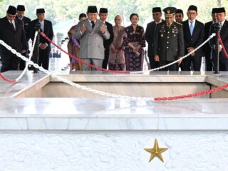 Wakil Menteri Pemuda dan Olahraga (Wamenpora) RI Taufik Hidayat menghadiri Upacara Peringatan Hari Kesaktian Pancasila Tahun 2025 di Monumen Pancasila Sakti, Jalan Raya Pondok Gede, Lubang Buaya, Jakarta Timur, Rabu (1/10) pagi.(foto:cahyo/BPMI)