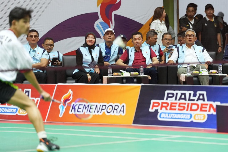 Wakil Menteri Pemuda dan Olahraga Republik Indonesia (Wamenpora RI) Taufik Hidayat berharap ajang Piala Presiden Bulutangkis U-15 jadi ajang regenerasi pembinaan yang berkesinambungan untuk melahirkan atlet muda bulutangkis Indonesia.(foto:Herry/kemenpora.go.id)