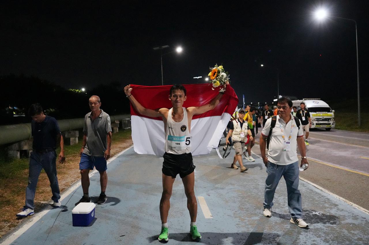 ontingen Indonesia terus menunjukkan grafik positif dalam perolehan medali di SEA Games 2025 Thailand. Hingga Minggu malam (14/12), Merah Putih telah mengoleksi 43 medali emas dan menempati posisi kedua klasemen sementara, di bawah tuan rumah Thailand.(foto:Herry/kemenpora.go.id)