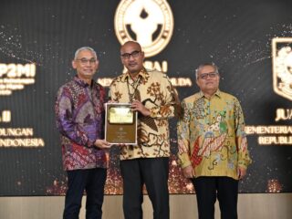 Kementerian Pemuda dan Olahraga Republik Indonesia (Kemenpora RI) meraih prestasi terbaik dalam hal pengelolaan aset negara atau Barang Milik Negara (BMN). Kemenpora RI meraih penghargaan Juara I Kategori Utilisasi BMN Terbaik pada acara Anugerah Reksa Bandha 2025.(foto:dok/Kemenkeu)