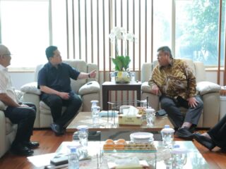 Menpora Erick melakukan pertemuan bersama Kepala Badan Pengawasan Keuangan dan Pembangunan (BPKP), Muhammad Yusuf Ateh di Lantai 3, Kantor BPKP, Jakarta, Kamis (2/10) pagi.(foto:Ryan/kemenpora.go.id)