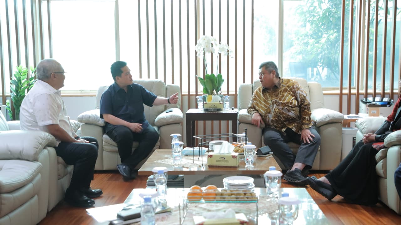 Menpora Erick melakukan pertemuan bersama Kepala Badan Pengawasan Keuangan dan Pembangunan (BPKP), Muhammad Yusuf Ateh di Lantai 3, Kantor BPKP, Jakarta, Kamis (2/10) pagi.(foto:Ryan/kemenpora.go.id)