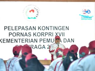 Sekretaris Kementerian Pemuda dan Olahraga Republik Indonesia (Sesmenpora RI), Gunawan Suswantoro, secara resmi melepas 193 kontingen Kementerian Pemuda dan Olahraga (Kemenpora) yang akan berlaga di ajang Pekan Olahraga Nasional (Pornas) Korpri XVII Tahun 2025. Acara pelepasan dilaksanakan di Wisma Kemenpora, Jakarta, Rabu (1/10).(foto:Andre/kemenpora.go.id)