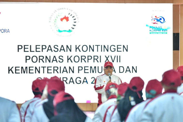 Sekretaris Kementerian Pemuda dan Olahraga Republik Indonesia (Sesmenpora RI), Gunawan Suswantoro, secara resmi melepas 193 kontingen Kementerian Pemuda dan Olahraga (Kemenpora) yang akan berlaga di ajang Pekan Olahraga Nasional (Pornas) Korpri XVII Tahun 2025. Acara pelepasan dilaksanakan di Wisma Kemenpora, Jakarta, Rabu (1/10).(foto:Andre/kemenpora.go.id)