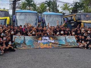 Pererat Kebersamaan, Ketua Umum PKR Ajak Ratusan Warga Desa Purbayan Berwisata ke Bali