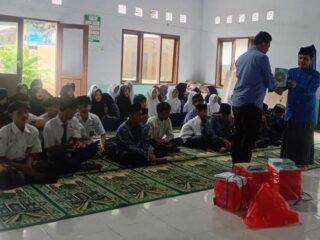 JARI Wakafkan Puluhan Al-Qur’an ke Ponpes An’Nur Pandeglang, Dorong Penguatan Pendidikan Santri