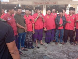 Ratusan Warga Kebayoran Lama Terima 750 Takjil dan Nasi Box dari MADAS DKI Jakarta
